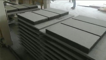 仿石PC透水磚生產現(xiàn)場