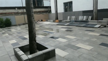 仿石PC透水磚生產現(xiàn)場