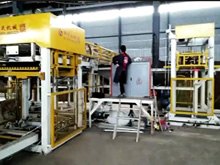 碼磚機(jī)（收磚機(jī)）生產(chǎn)現(xiàn)場